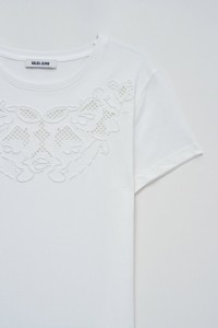 T-SHIRT WITH EMBROIDERY