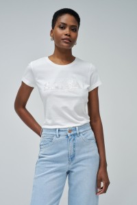 T-SHIRT WITH BRANDING
