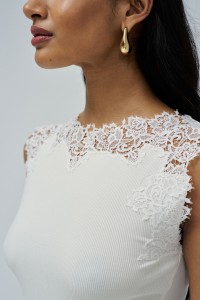 TOP WITH LACE