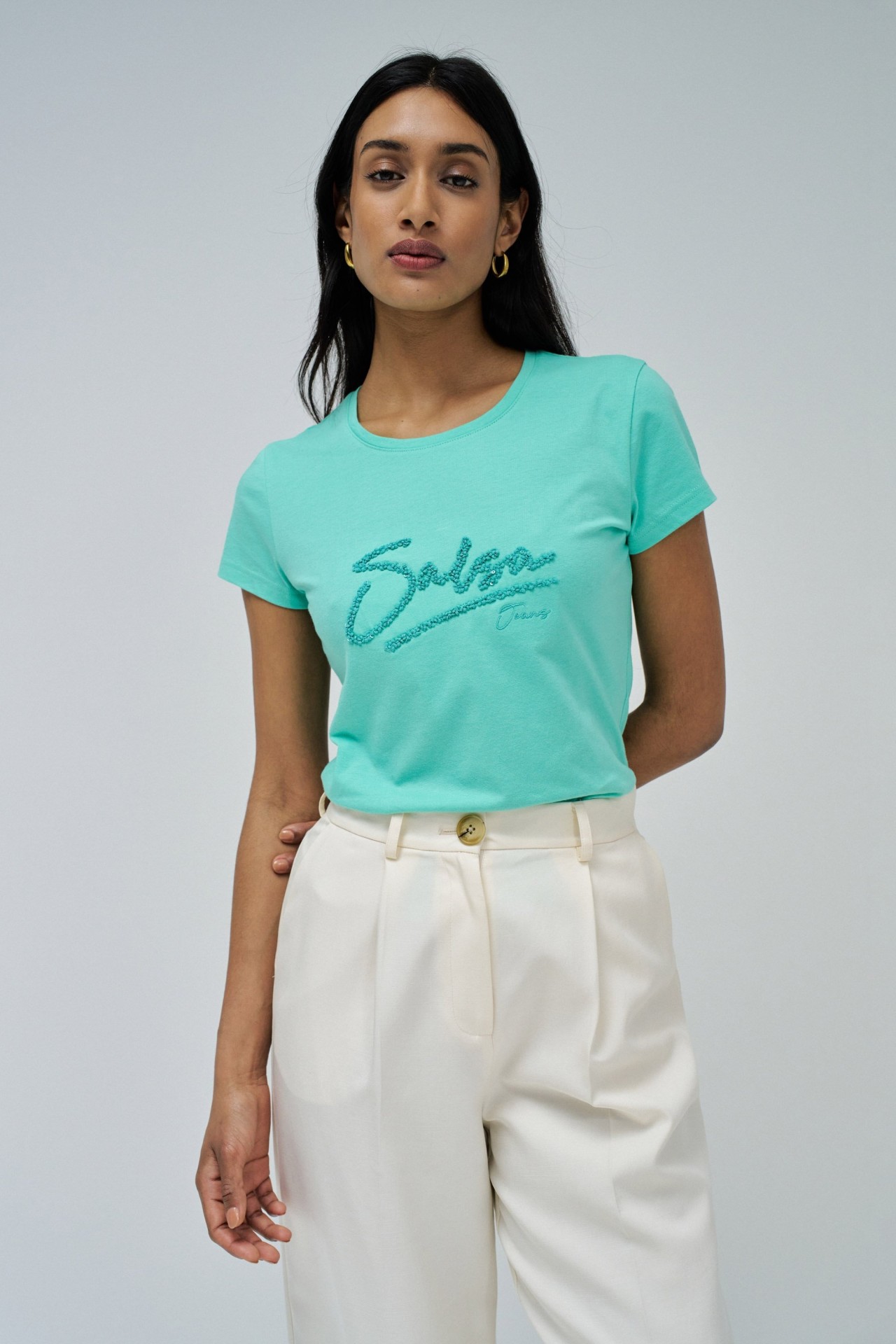 T-SHIRT MIT BRANDING