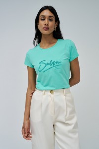 T-SHIRT MIT BRANDING