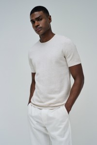 TEXTURED T-SHIRT