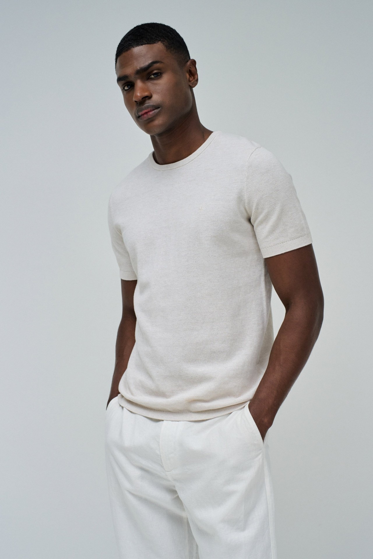 TEXTURED T-SHIRT