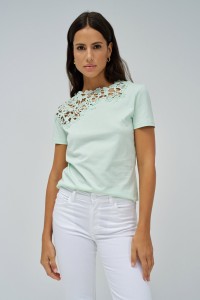 T-SHIRT WITH LACE