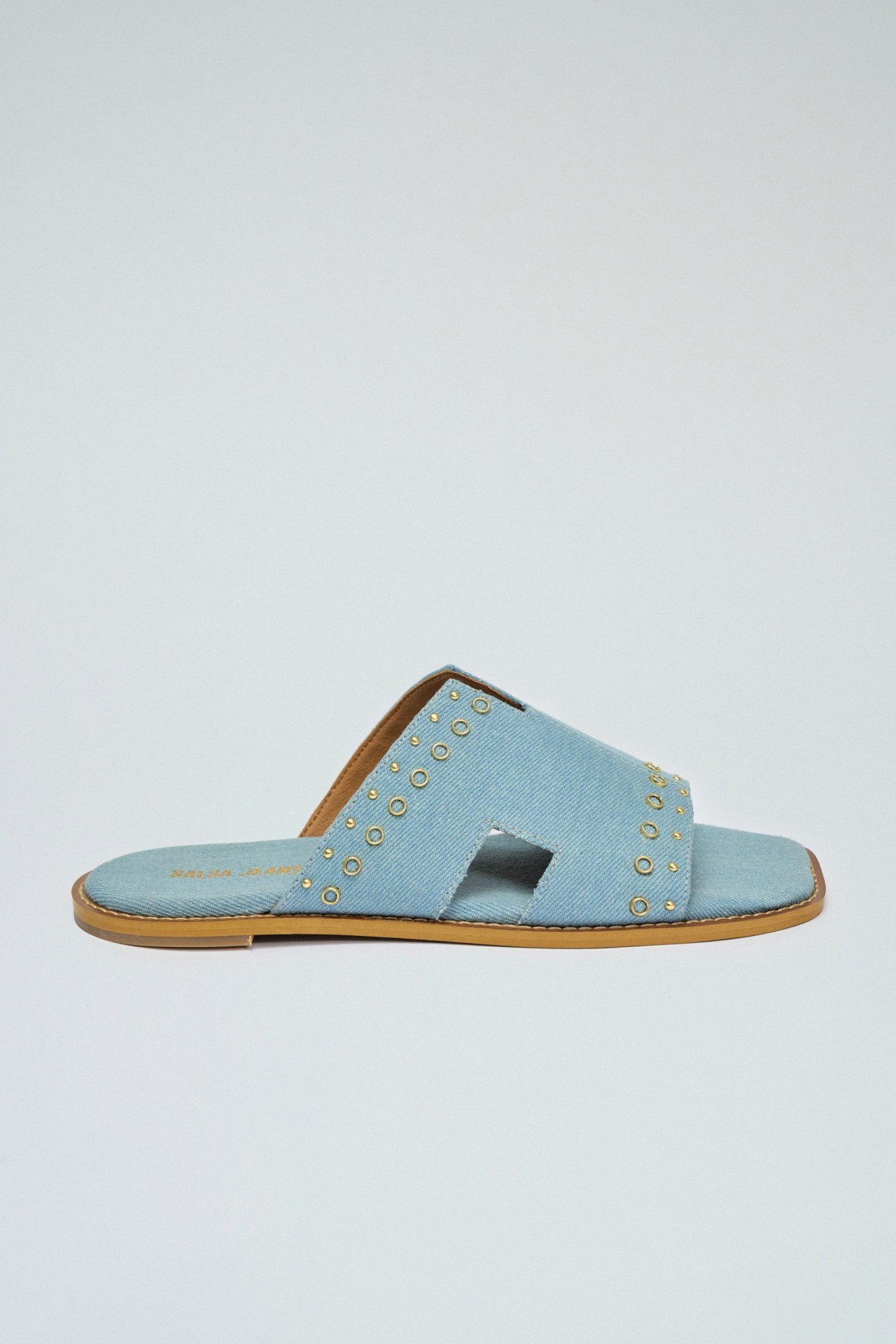 SANDALIAS PLANAS EN VAQUERA