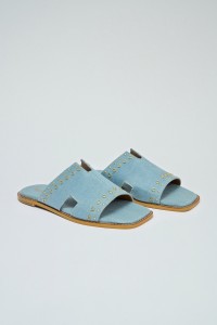 SANDALIAS PLANAS EN VAQUERA