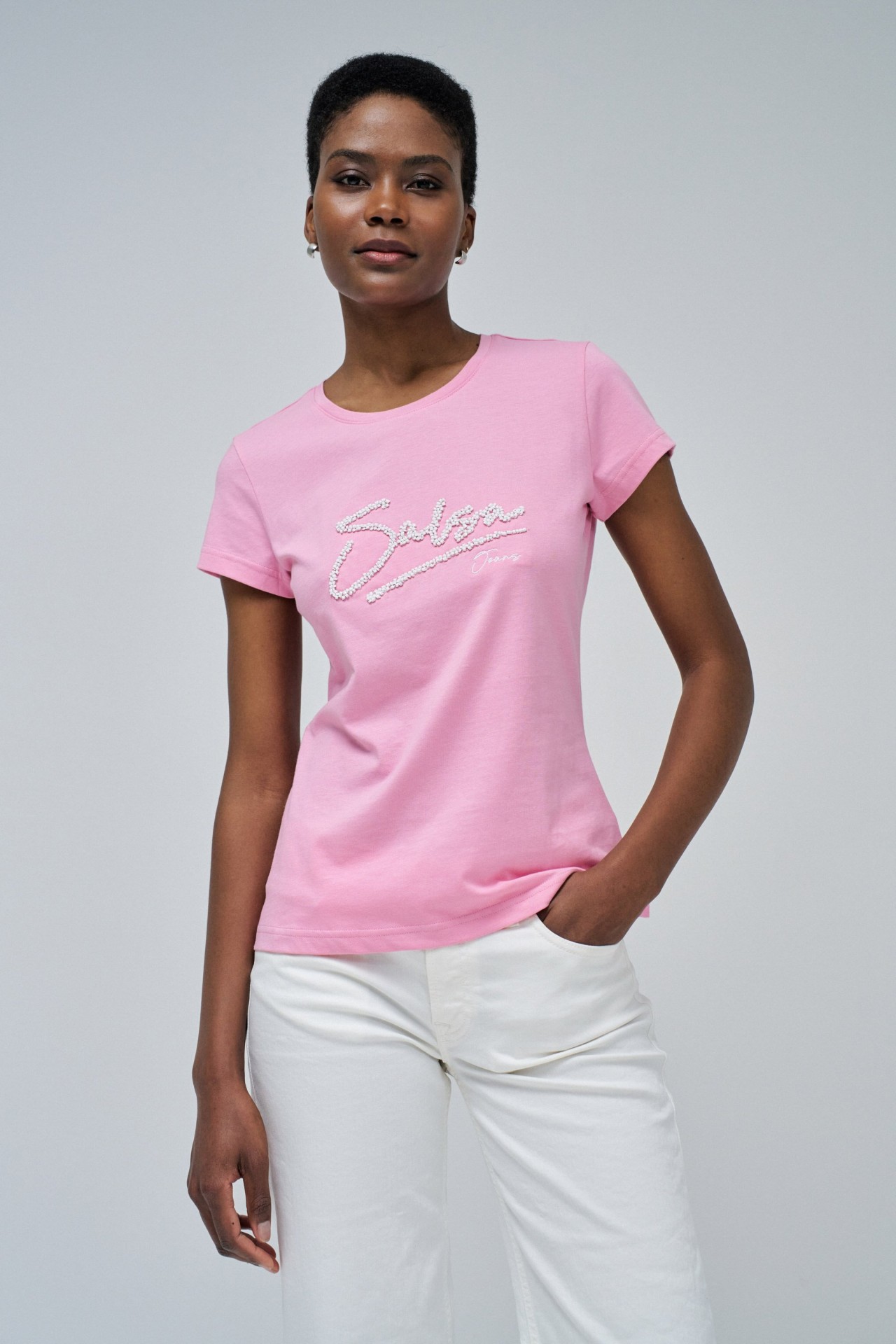 T-SHIRT WITH BRANDING