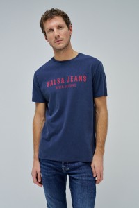 T-SHIRT MIT BRANDING