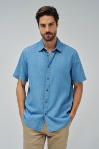 CAMISA EM DENIM LEVE