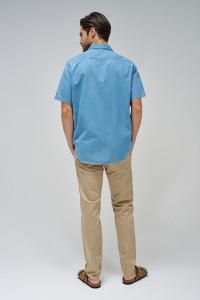 CAMISA EM DENIM LEVE