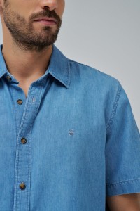 CAMISA EM DENIM LEVE