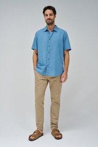 CAMISA EM DENIM LEVE