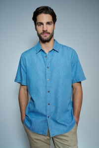 CAMISA EM DENIM LEVE