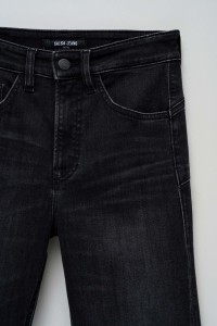 BOOTCUT FAITH PUSH IN JEANS