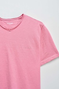 T-SHIRT WITH BRANDING