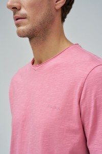 T-SHIRT WITH BRANDING