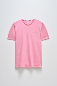 T-SHIRT WITH BRANDING