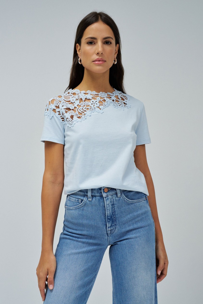 T-SHIRT COM RENDA