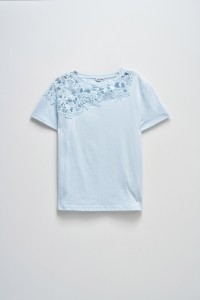 T-SHIRT COM RENDA