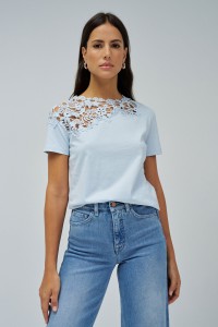 T-SHIRT COM RENDA