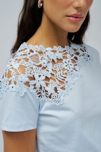 T-SHIRT COM RENDA