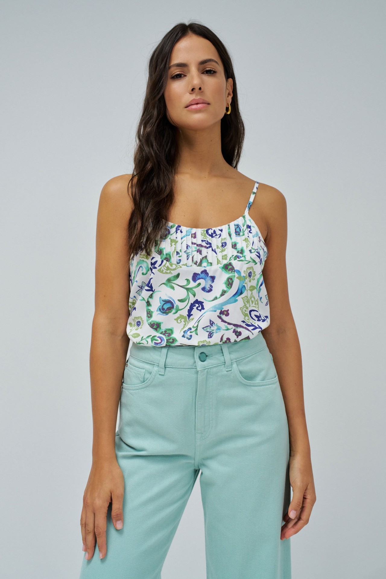 TOP WITH FLORAL PATTERN