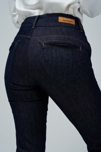 SECRET CHINO STRAIGHT DENIM