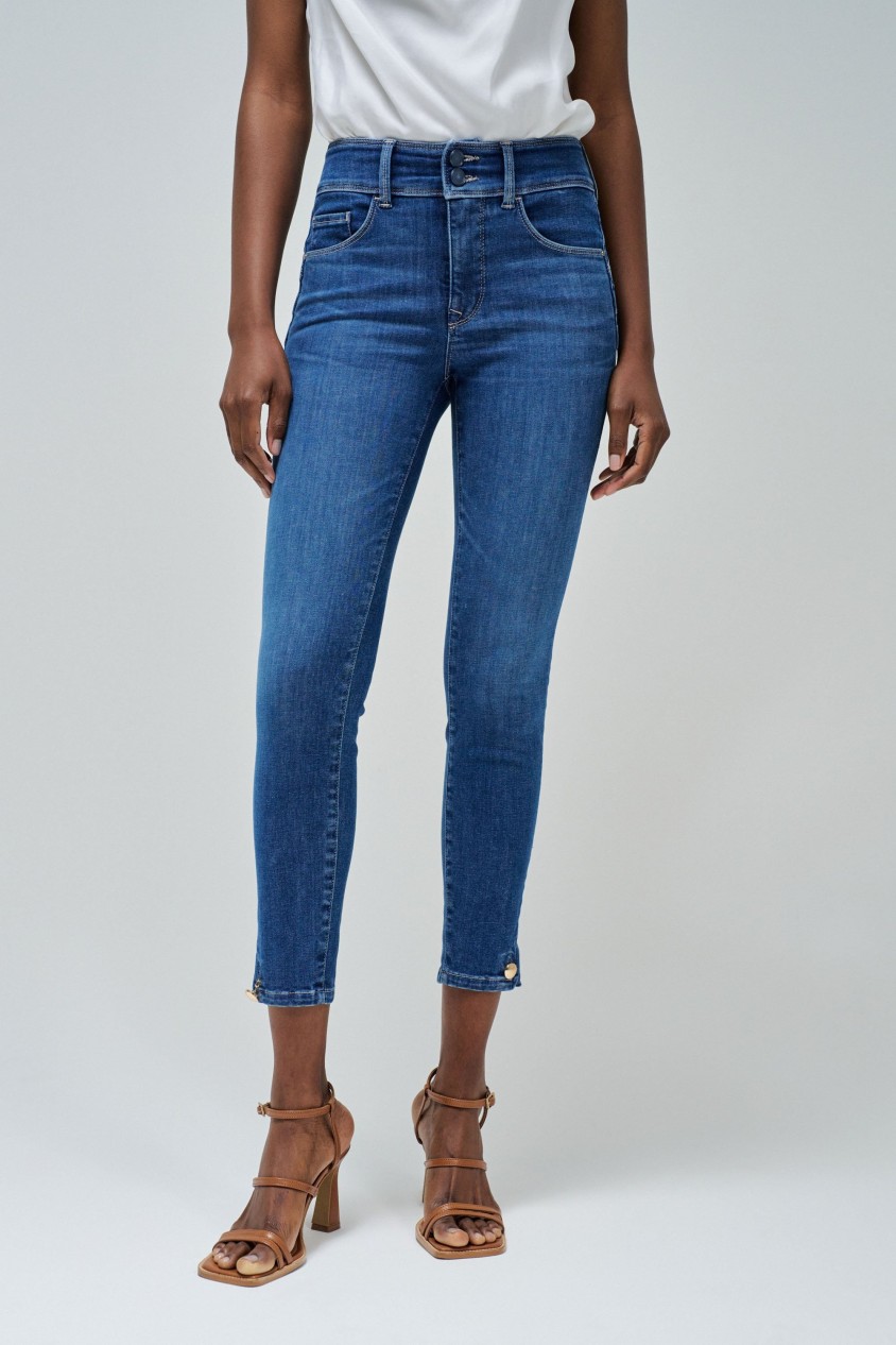 SECRET PUSH IN CROPPED SKINNY JEANS