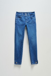 SECRET PUSH IN CROPPED SKINNY JEANS