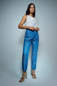 CROPPED SLIM BAGGY TROUSERS IN LIGHTDENIM