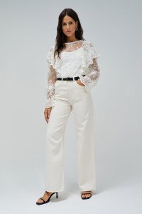 BLOUSE EN DENTELLE