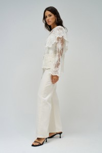 BLOUSE EN DENTELLE
