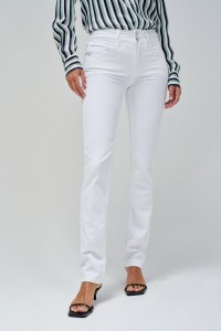 SECRET PUSH IN SLIM JEANS