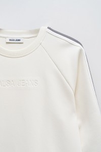 SWEATSHIRT COM RISCAS NAS MANGAS
