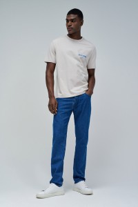 T-SHIRT COM BRANDING