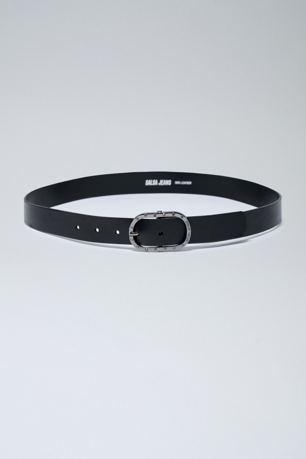 GRTEL AUS LEDER MIT METALLSCHNALLE