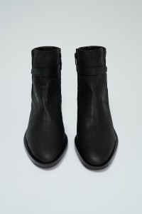 BOTAS EM PELE