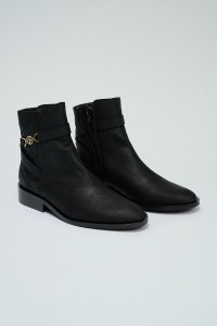 BOTAS EM PELE