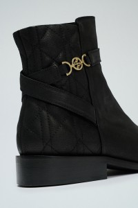 BOTAS EM PELE