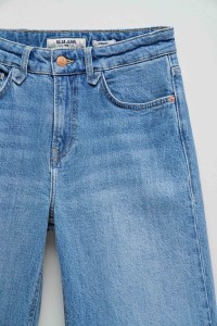 TRUE STRAIGHT JEANS