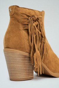 SUEDE BOOTS WITH FRINGES