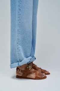 FLAT LEATHER SANDALS