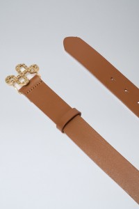 LEATHER BELT WITH SHINY BUCKLE