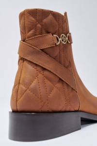 BOTAS EM PELE