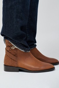 BOTAS EM PELE