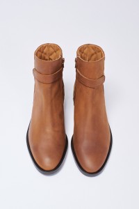 BOTAS EM PELE