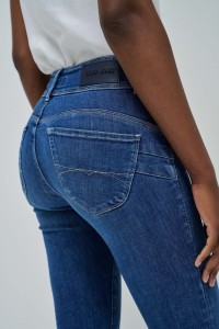 SECRET PUSH IN CROPPED SKINNY JEANS