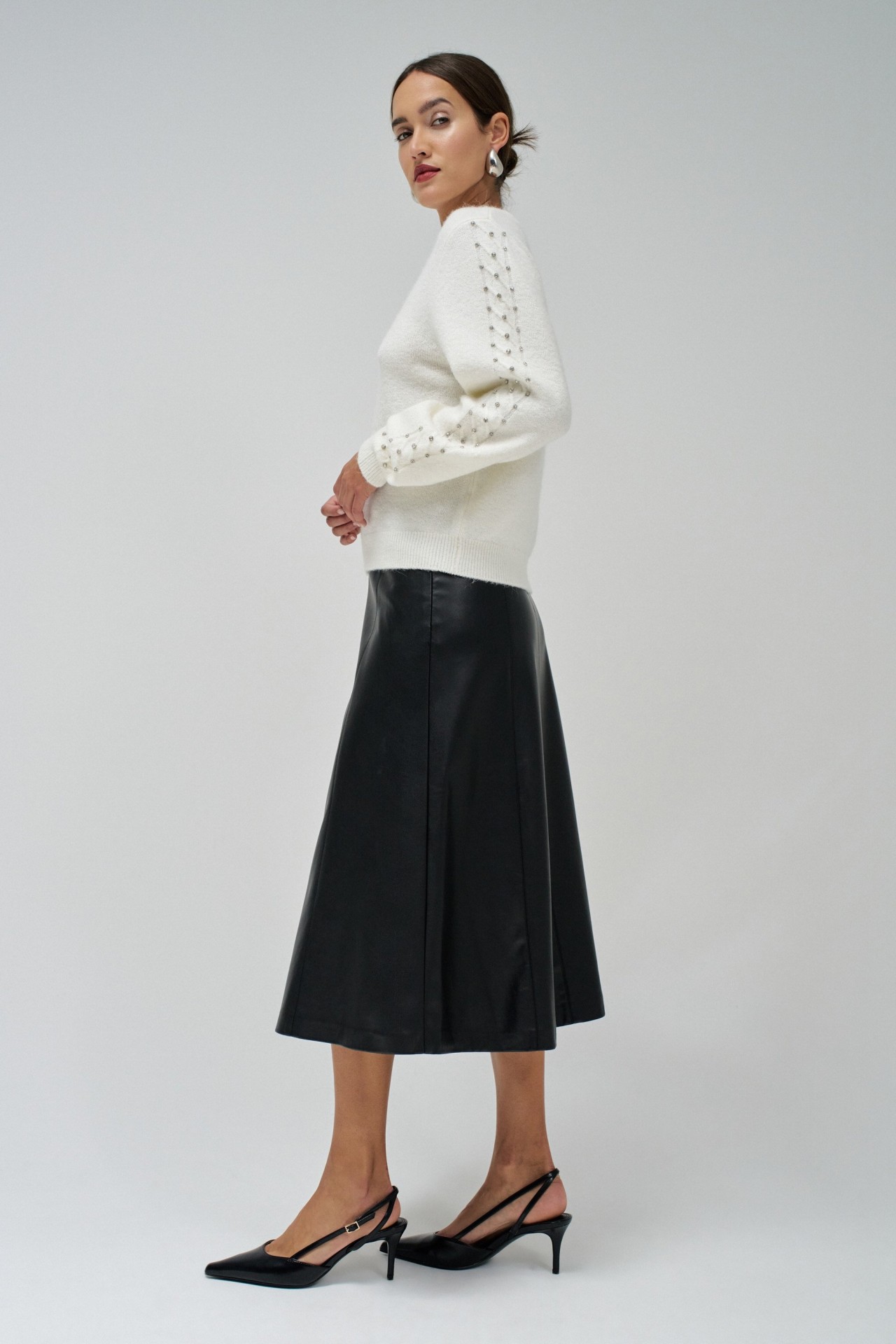 CAMISOLA TRICOTADA COM DETALHE DE BRILHANTES