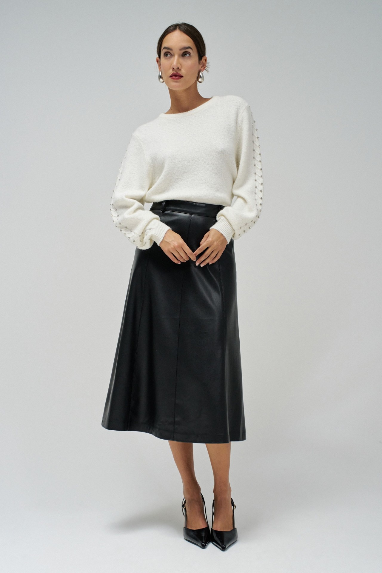 CAMISOLA TRICOTADA COM DETALHE DE BRILHANTES