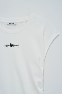 T-SHIRT WITH GATHERING